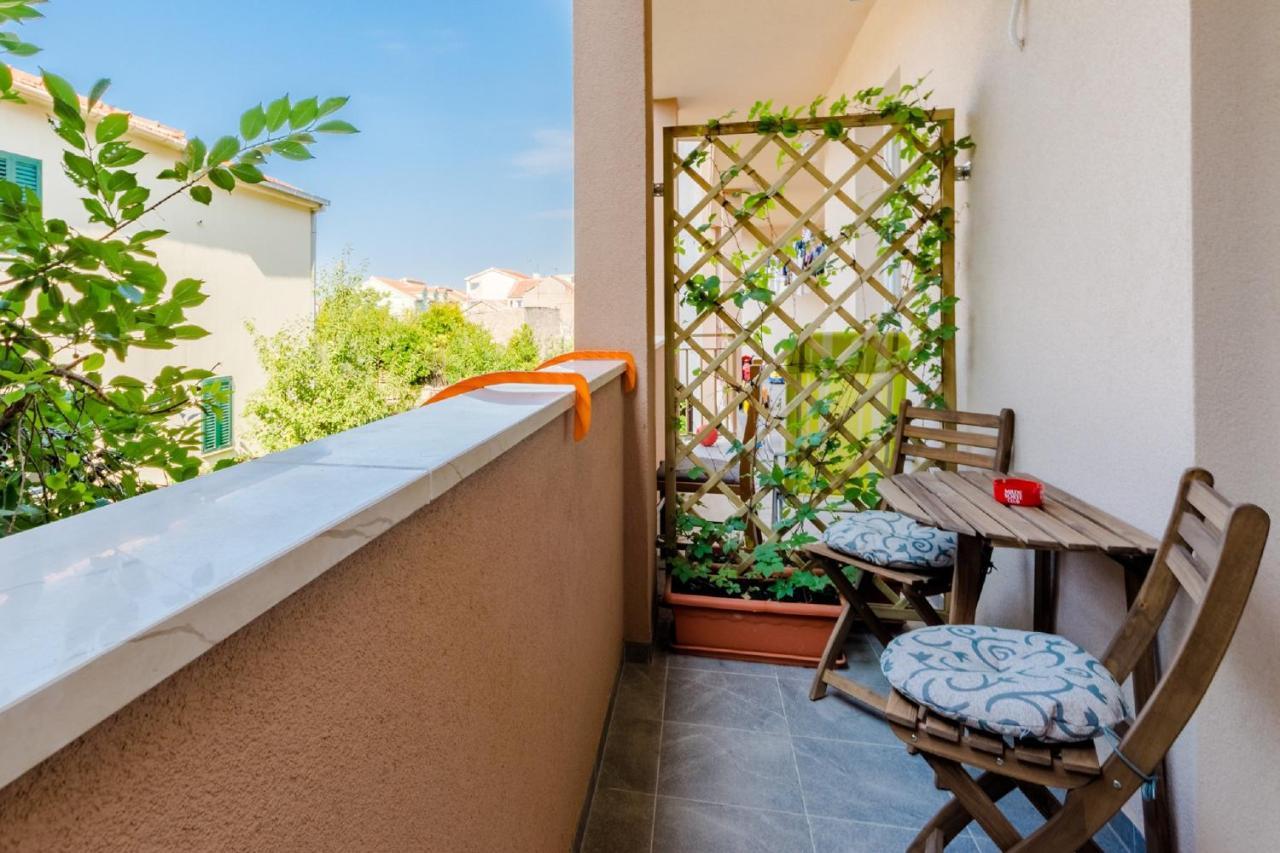 Apartment Karlo Kaštela Екстериор снимка