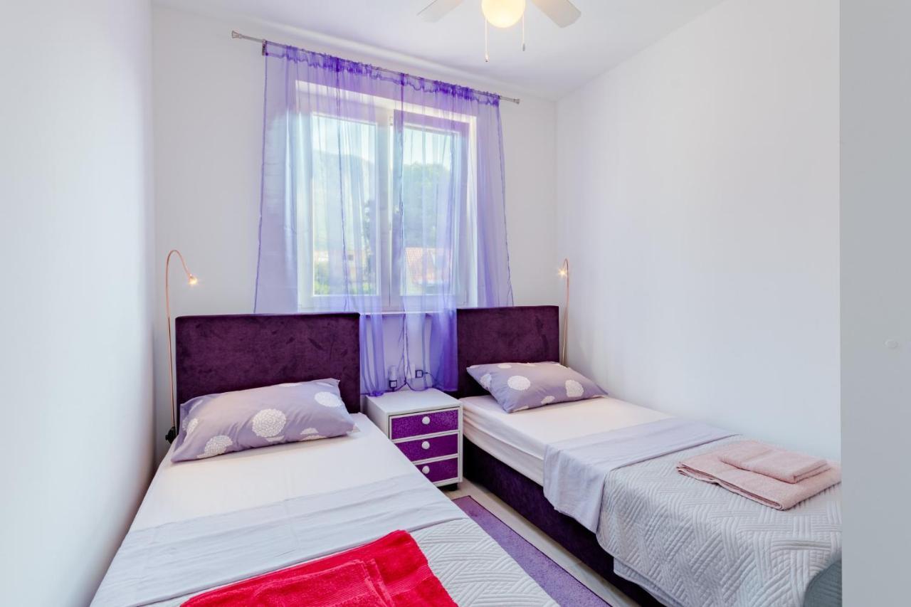 Apartment Karlo Kaštela Екстериор снимка